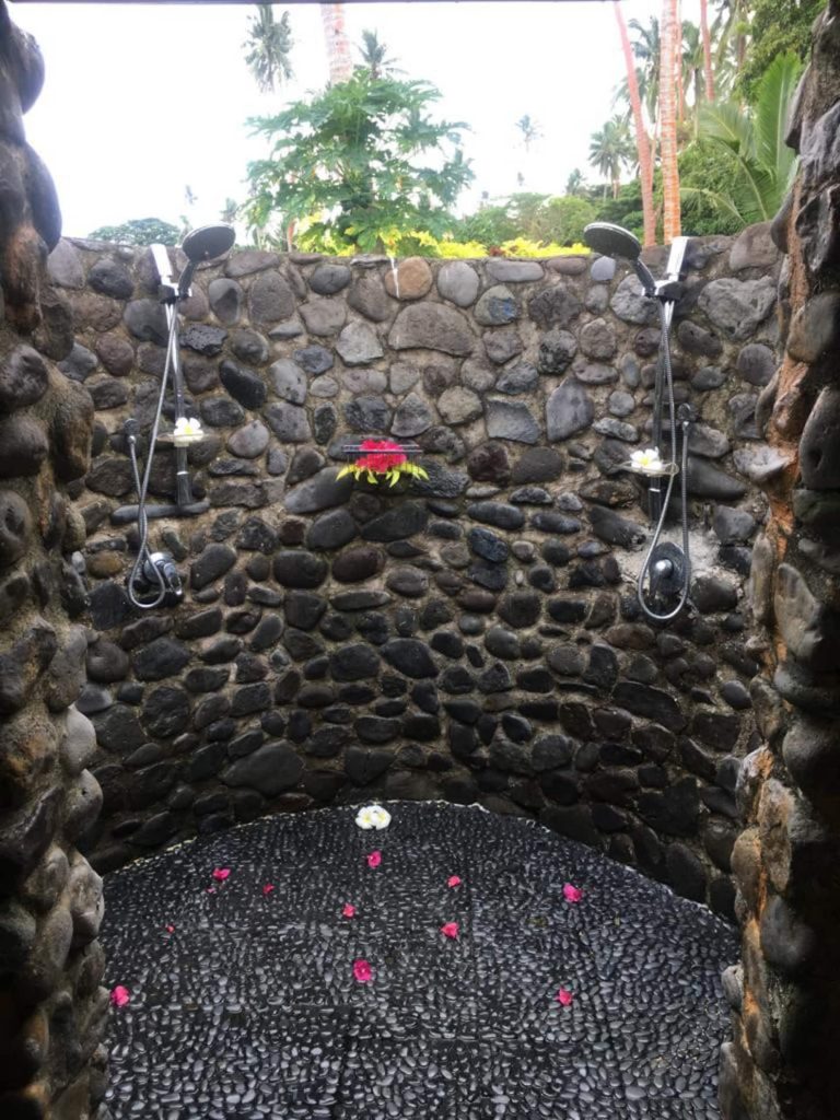 Lomani dual stone shower